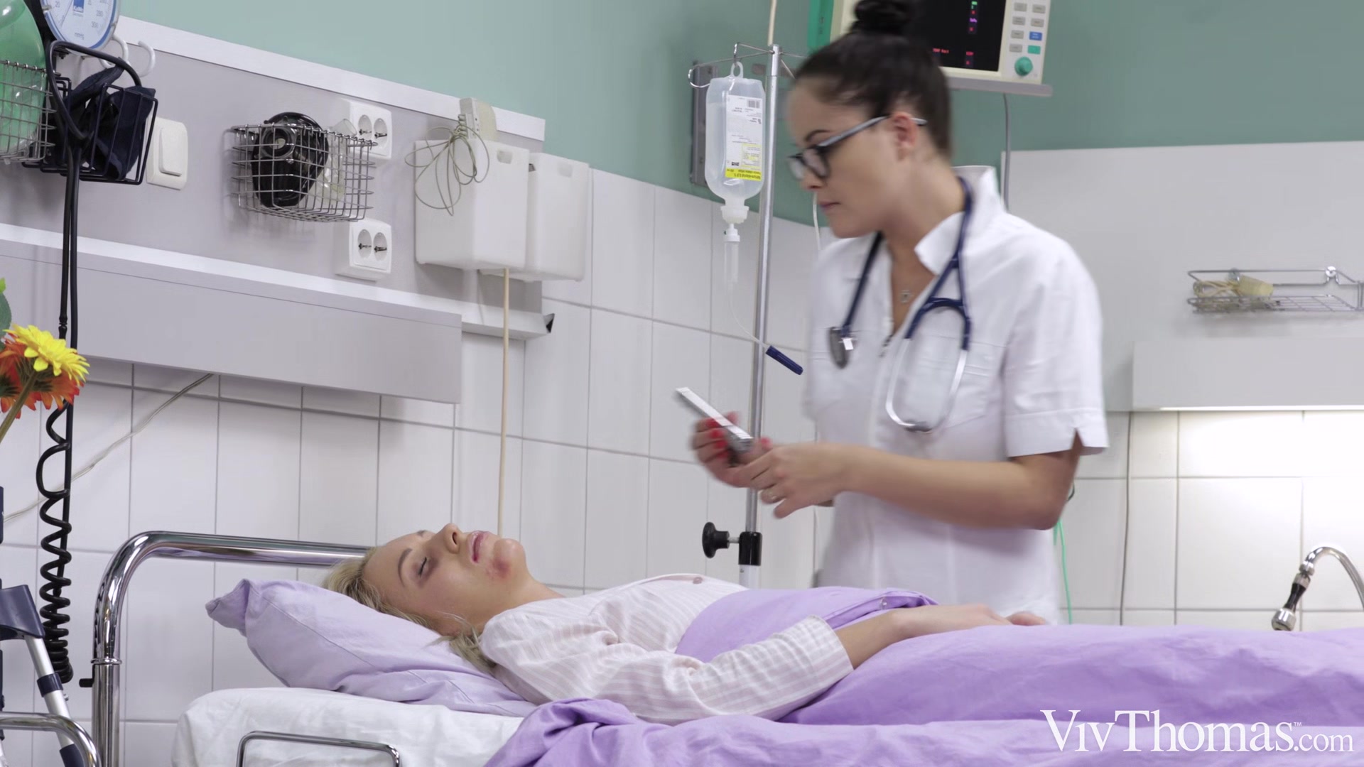 Night Nurse - Angelika Greys & Dolly Diore - VivThomas