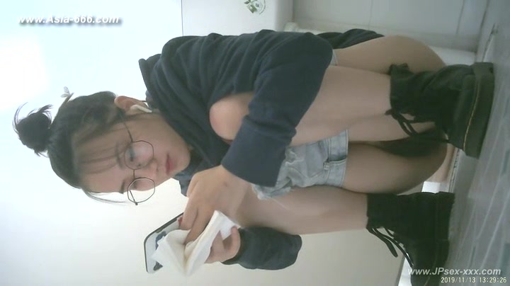 chinese girls go to ***
