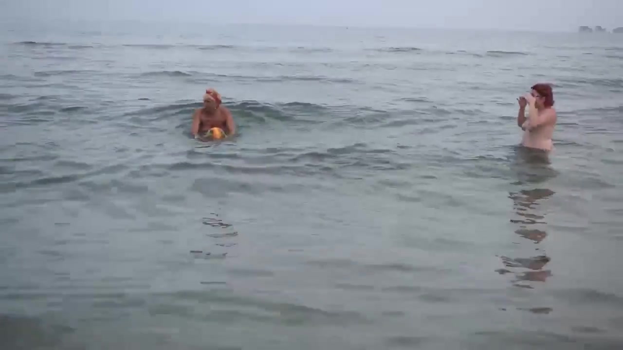 Girls Playing In The Sea - PhillipasLadies