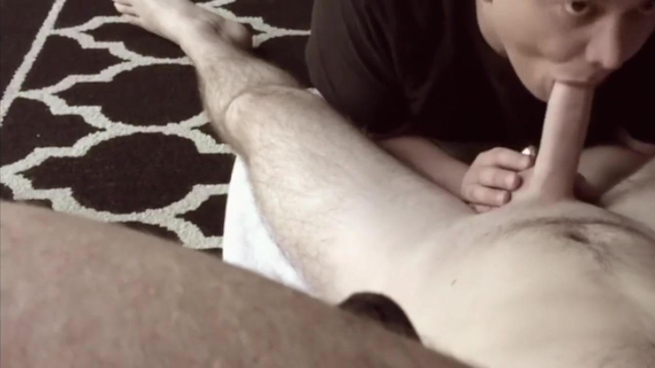 Deepthroat For Big Dick Using Toy !!