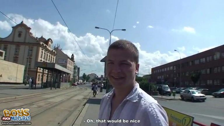 Tourist talked into hot stuff