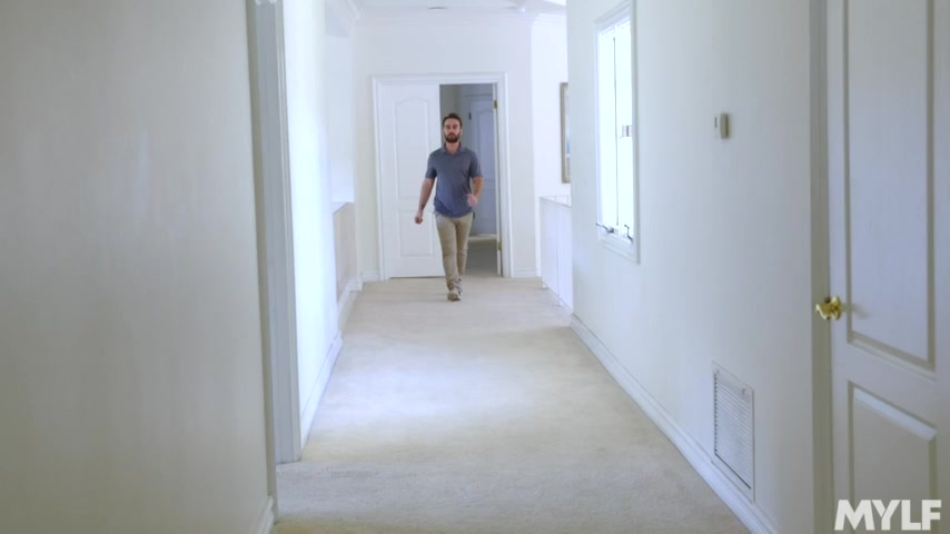 Horny Hospitality For A Seductive Guest - MYLF