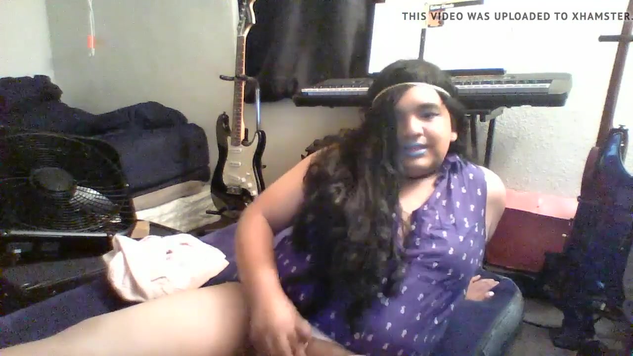 Amateur crossdresser tries to be sexy