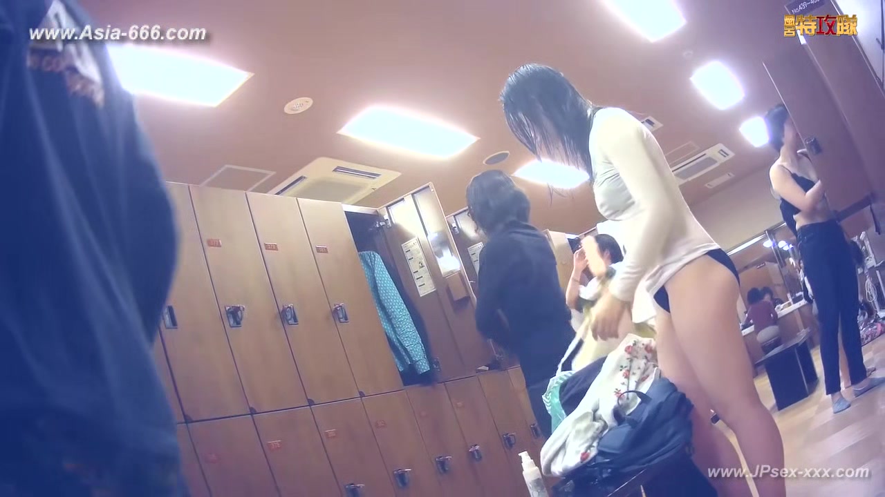 japanese public bathroom changeroom.88