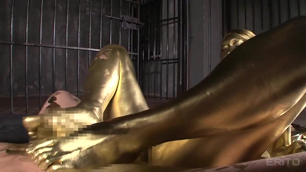 Sexy Gold Fetish - CosplayInJapan