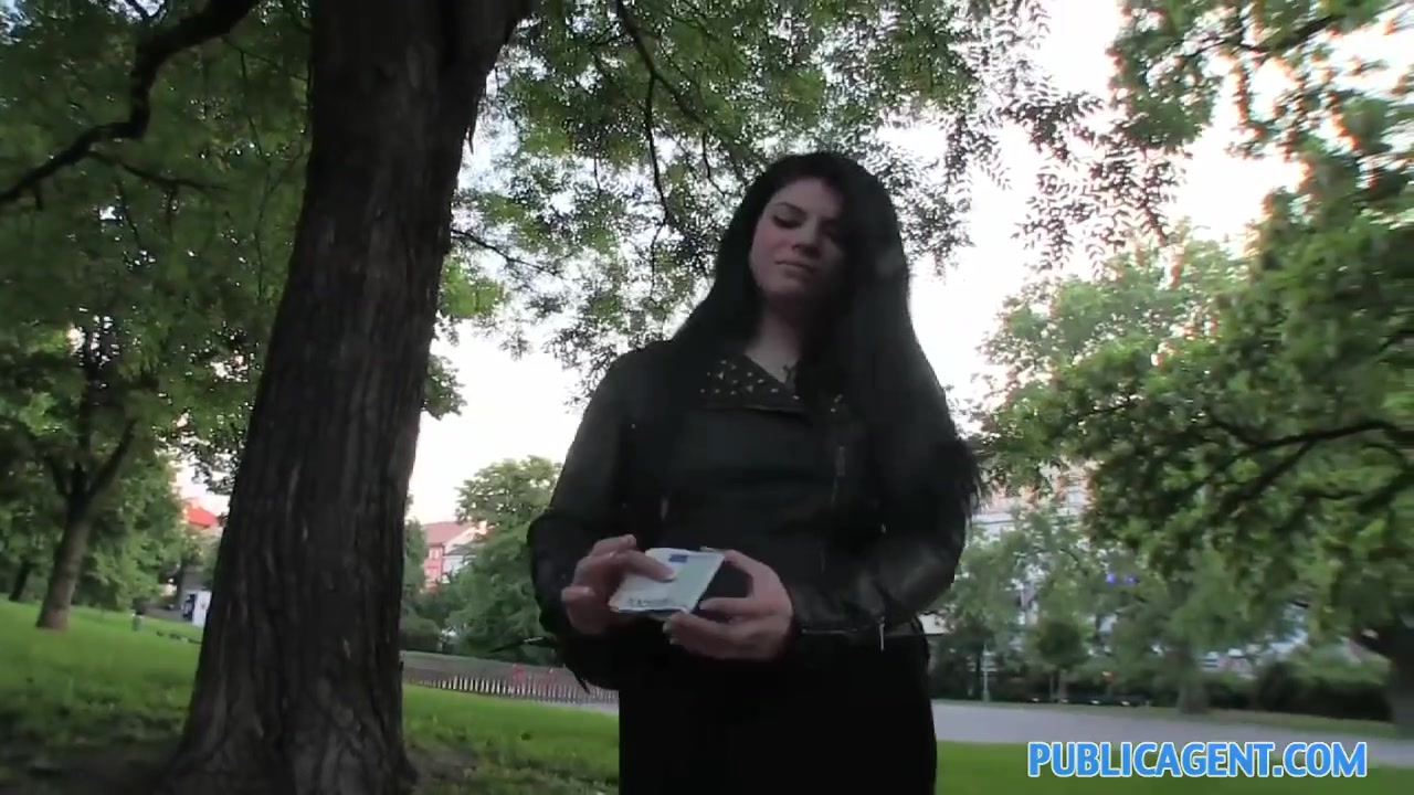 PublicAgent British underclothes model receives screwed in bushes