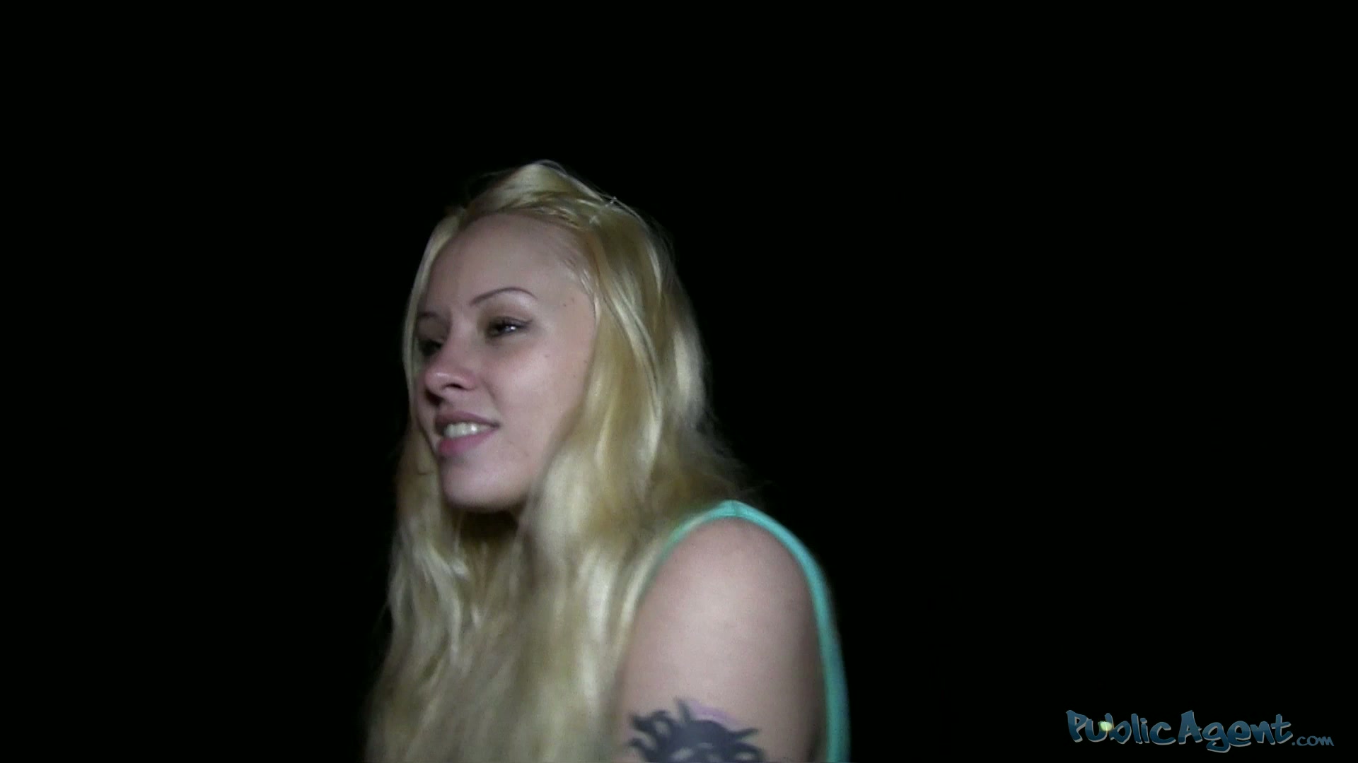 PublicAgent Clip. Lola