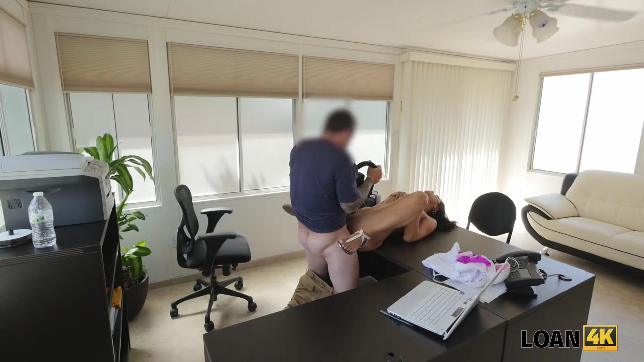 LOAN4K. Loan manager grabs the camera and owns trimmed pussy