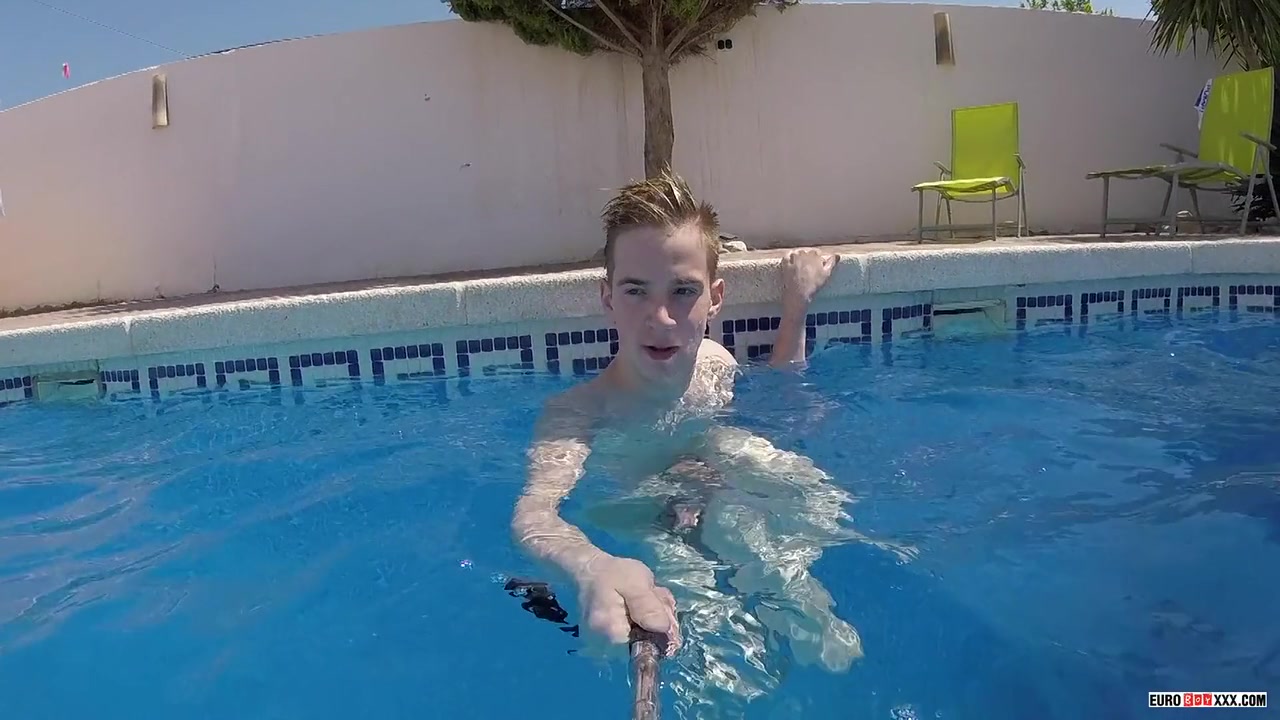 Taylor Blaze In Hot Films Himself Jacking Off By The Pool