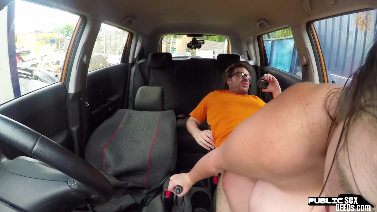 Car instructor fucks brunette BBW in wet pussy in car