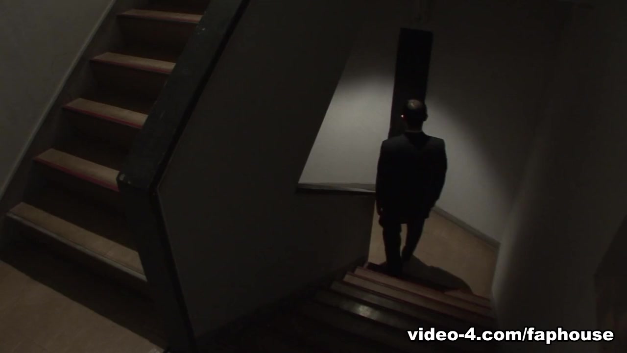 Guard takes advantage of this hungry asian prisoner - FapHouse