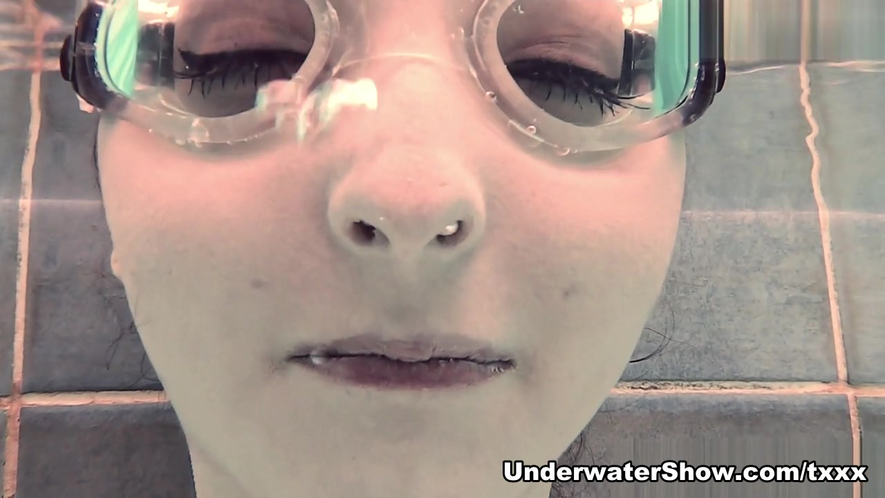 Amfibia Emie Video - UnderwaterShow