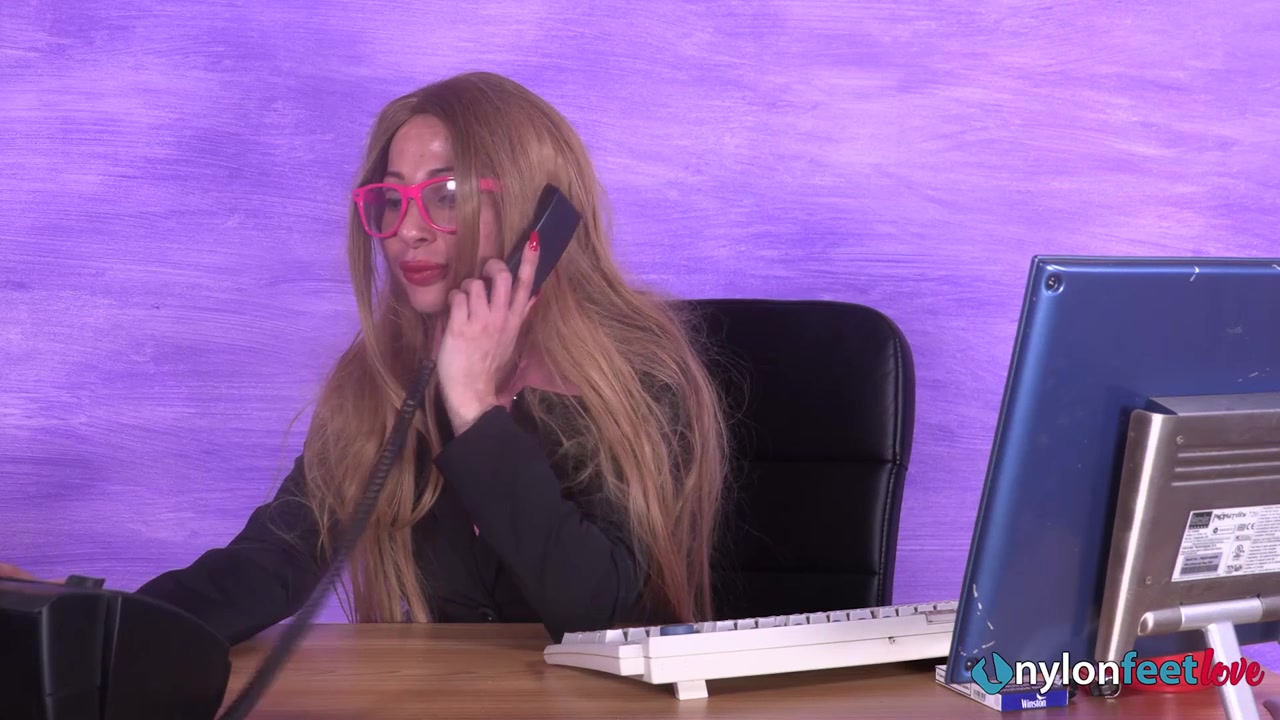 Sexy boss Ania finds out that you've got a thing for feet