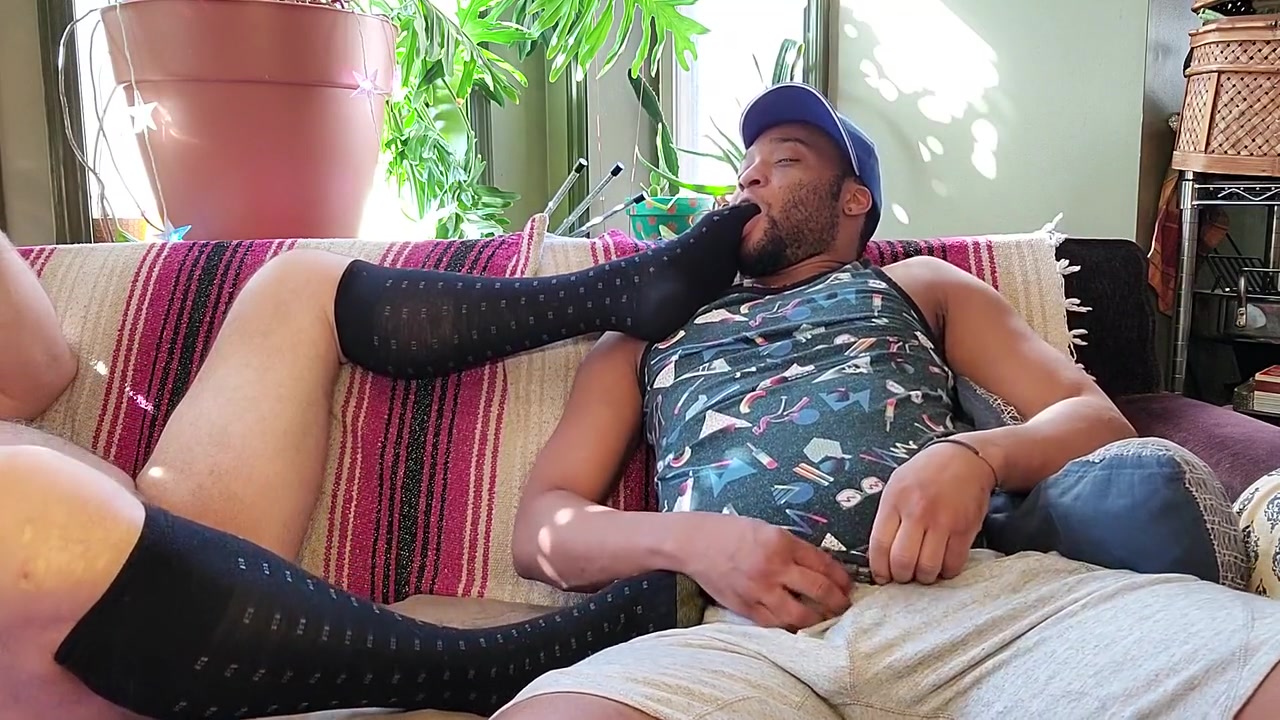 Bear Gets Otc Covered Feet Worshipped