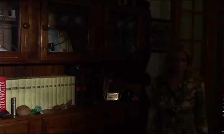 Housewife Gets Her Pussy And Ass Throttled By A Robber 21min19sec.mp4