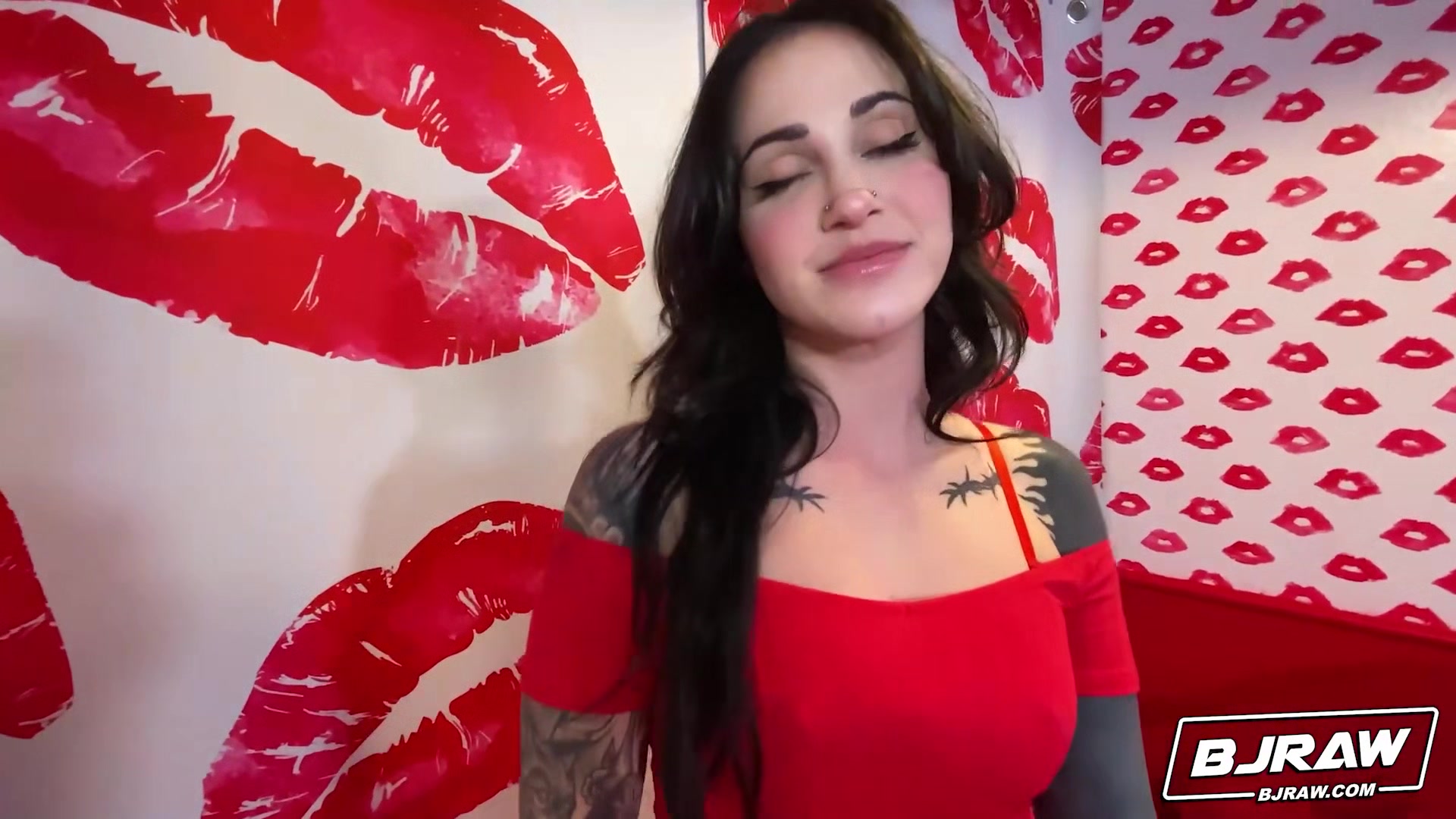 Dropping A Load On Demi - BJRaw