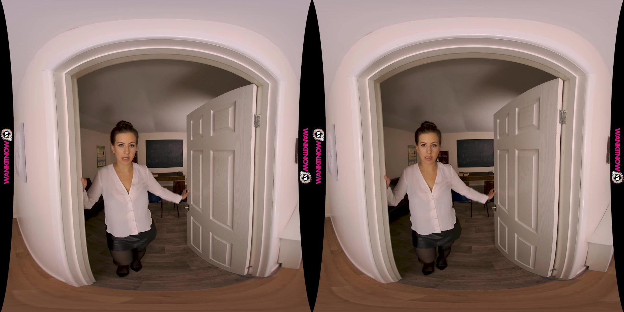 Picture Pervfect featuring Tindra Frost - WankitNowVR