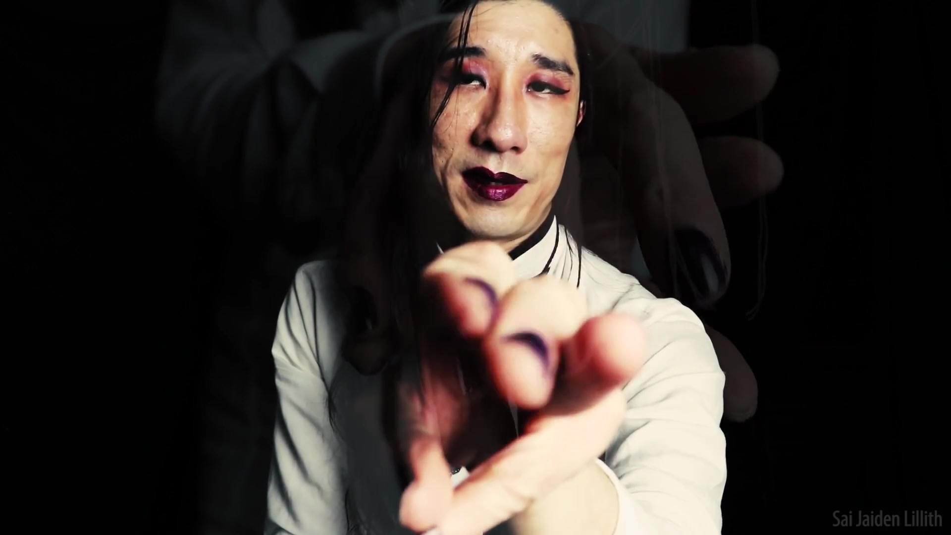 Long Fingered Hands (Solo)