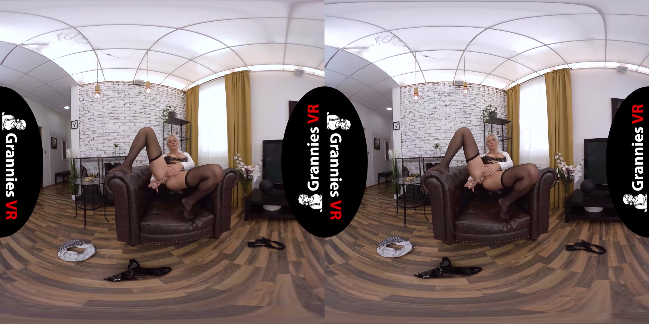 Kathy Anderson - Horny Woman and Her Toy - GranniesVR
