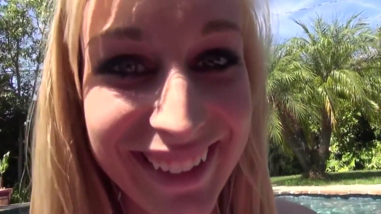 Fresh Girl Horny With Blonde Hair Gets Pussy - Horny Blonde And Stacie Jaxxx