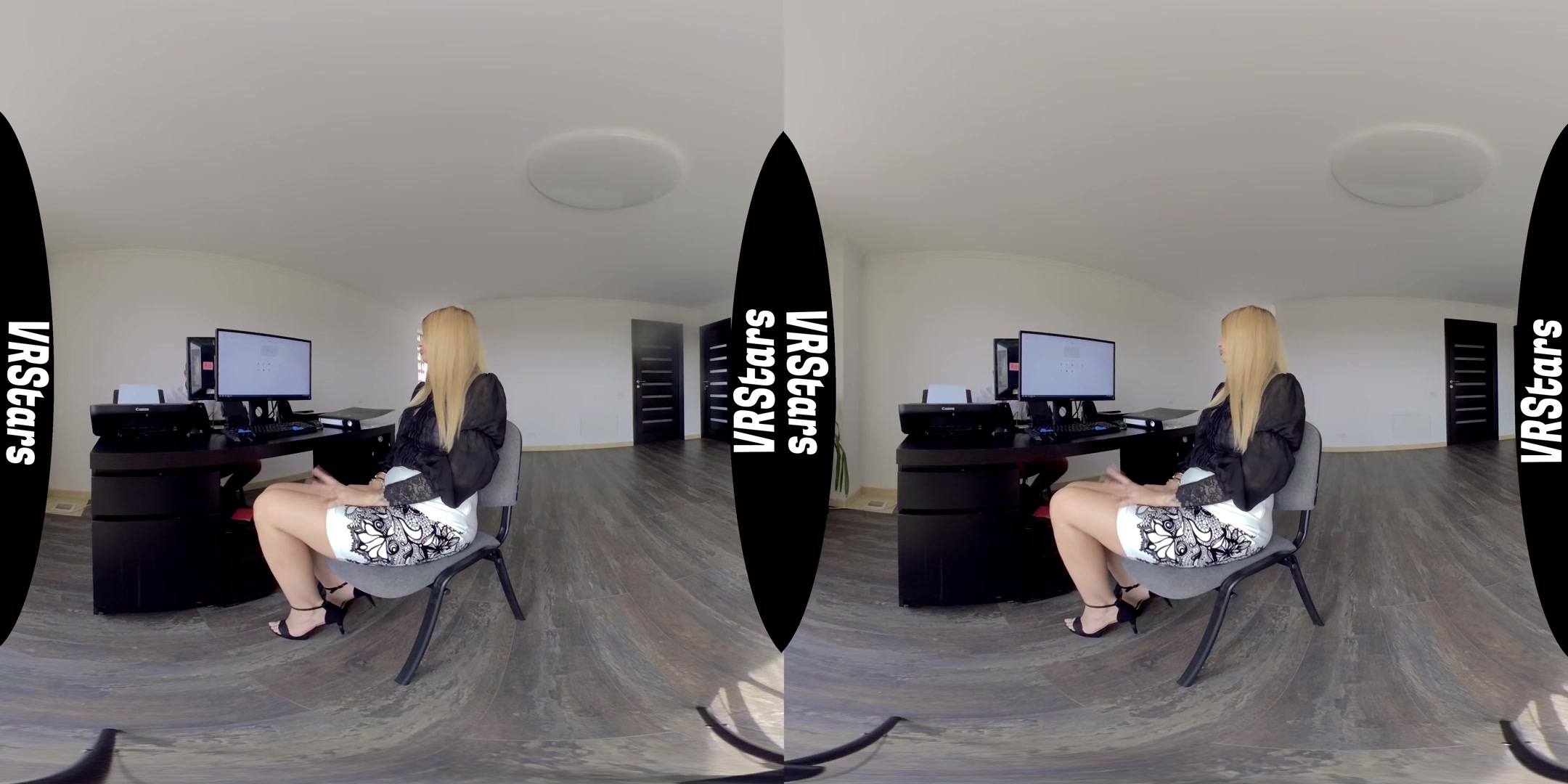 Naughty Secretary Masturbates In The Office - VRStars