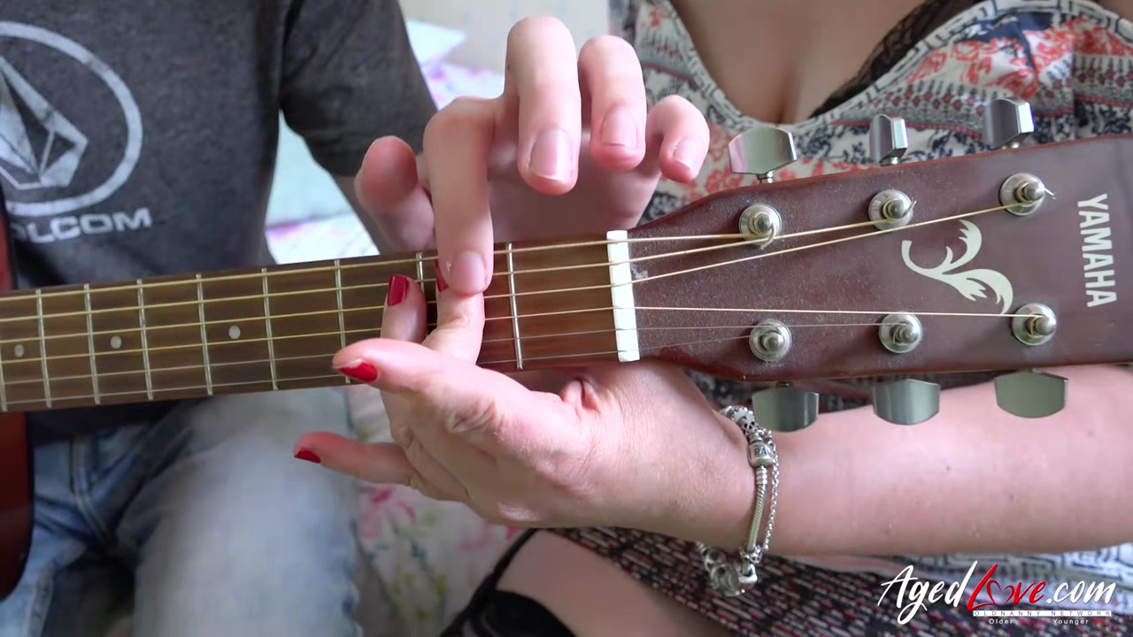 AgedLovE Shooting Starr Taking Guitar Lesson