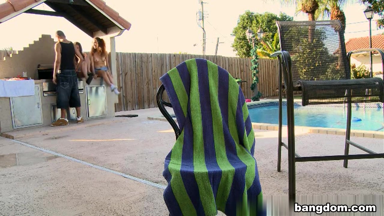 18+ teens 18+ in Naked Bocce