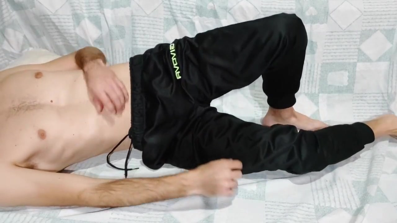 Guy With Amazing Feet Jerks Off And Cums In The Morning!