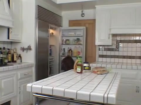 Busty perverted tranny makes sandwich with cum on kitchen