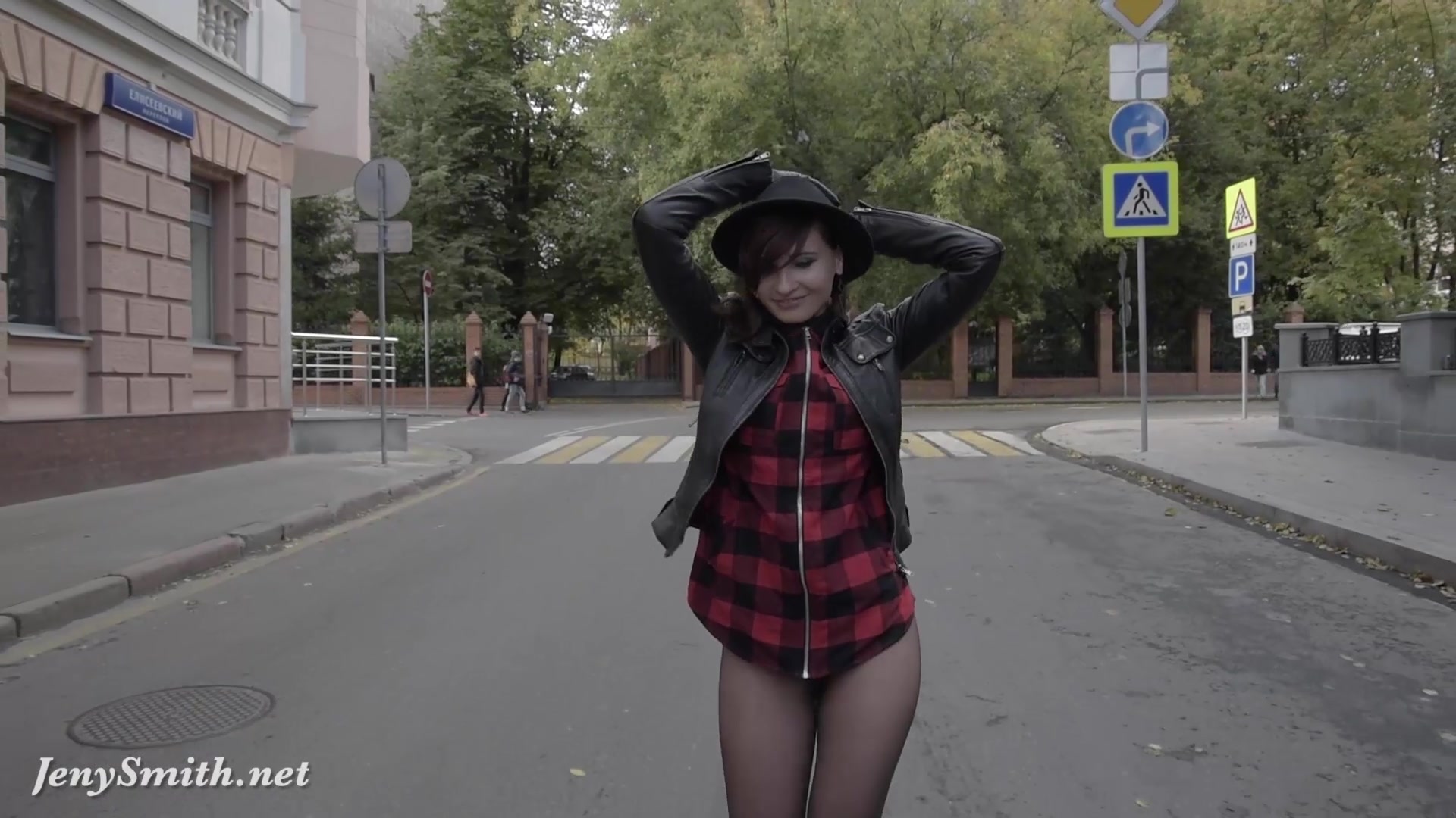 Jeny Smith pantyhose fire walking