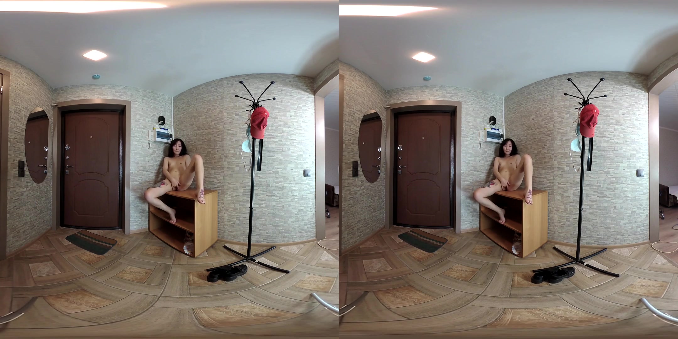 Lolli Luna in Skypeshow - SexLikeReal
