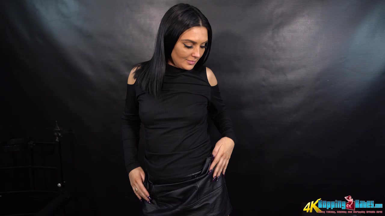 Roxee Couture - Fetish Club Dance - BoppingBabes