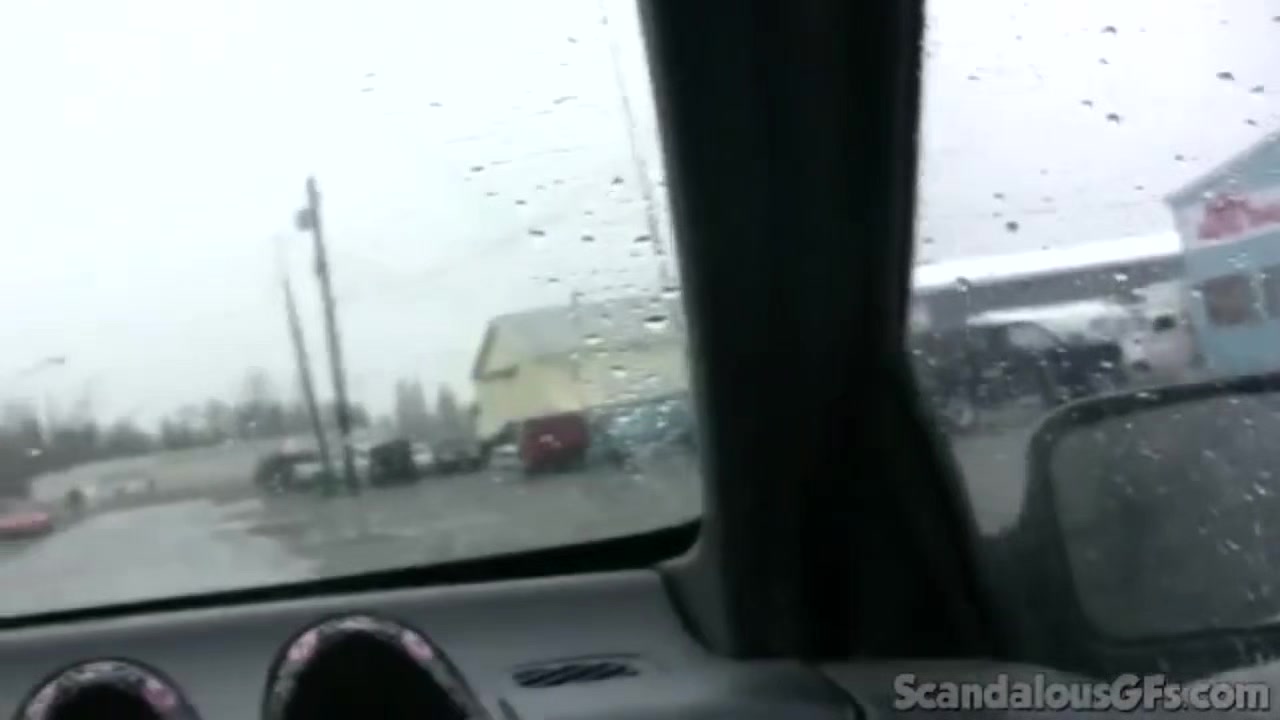 teen 18+ hottie masturbates in car