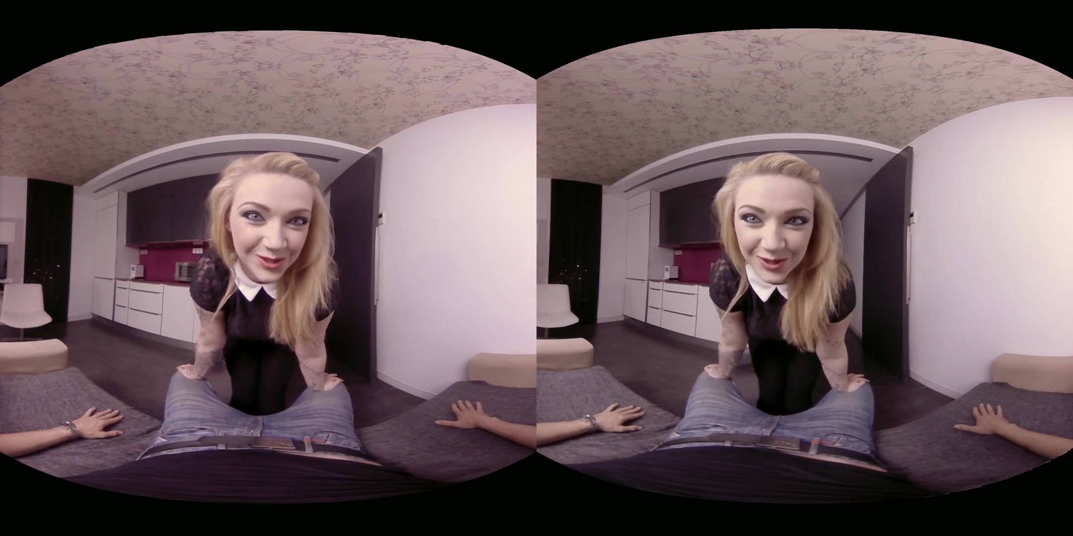 Lynna Nilsson & Harmony Reigns in Halloween Special - VirtualRealPorn