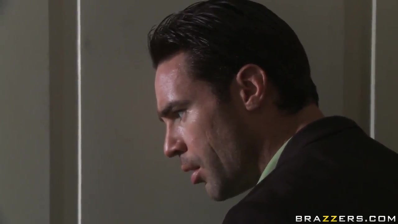Two hot gorgeous bitches fuck a handsome guy in the same time