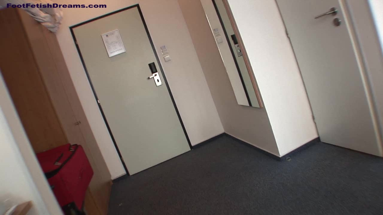 Jena FJ 20 Y/O - FootFetishDreams