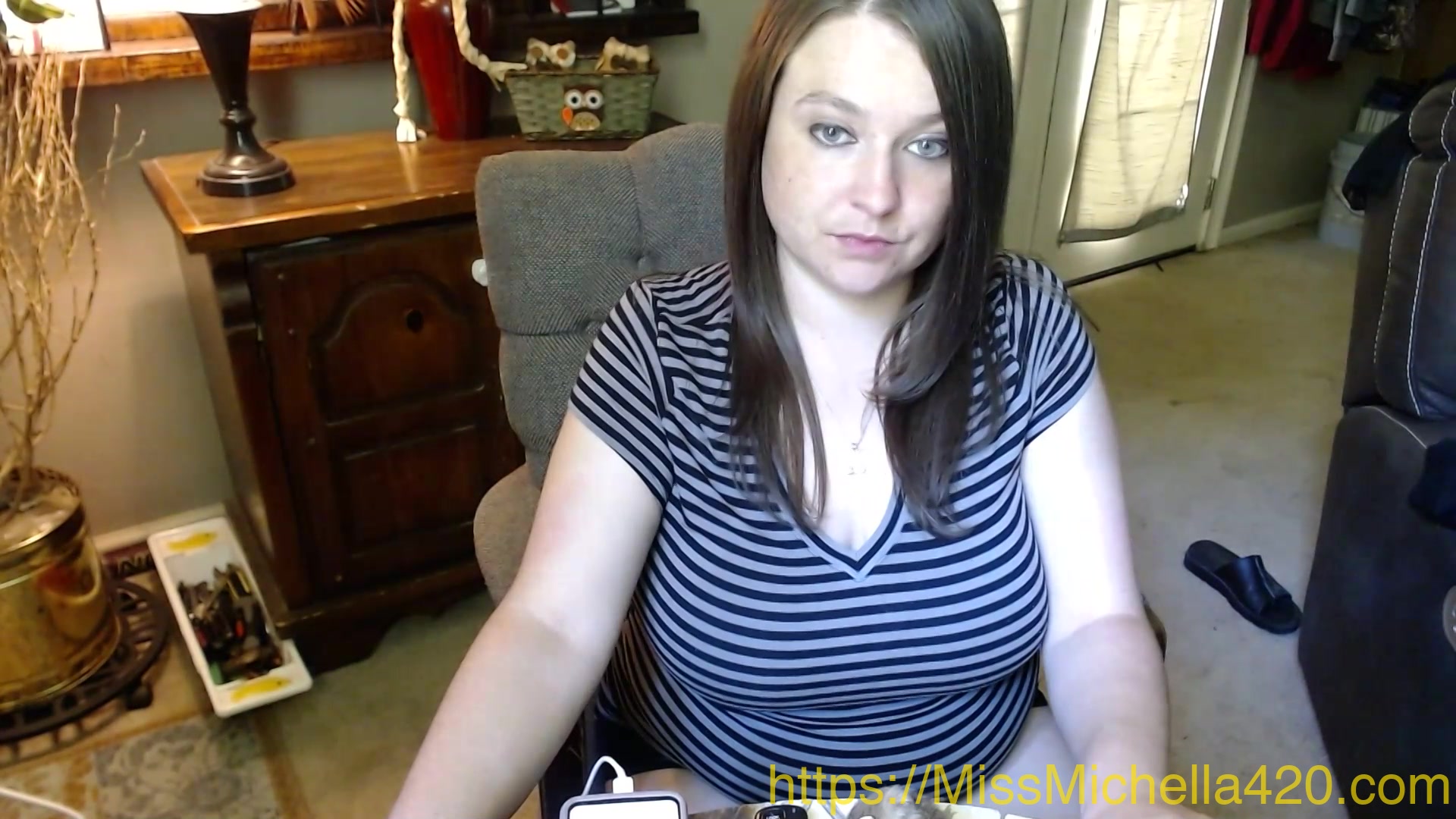Mistress Loves Using Her Body To Make Sure That Her Beta Bitches Know That They Are Weak And Inferior To Her Always - Missmichella420