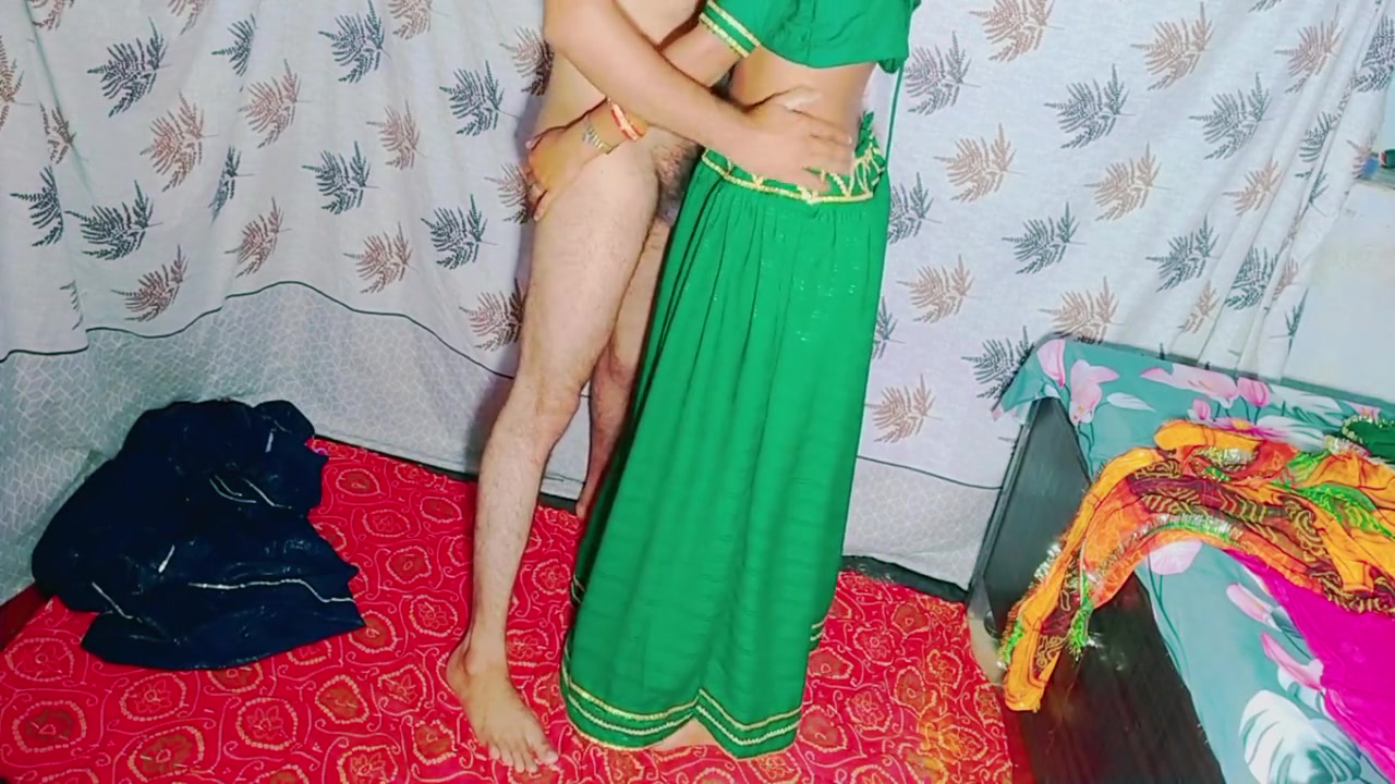 Newly Married !! Standing Fuck !! Ghagra Choli Gujarati Hot Indian Suhagraat Wale Din Kise Ne Kamre Me Camera Chupa Diya