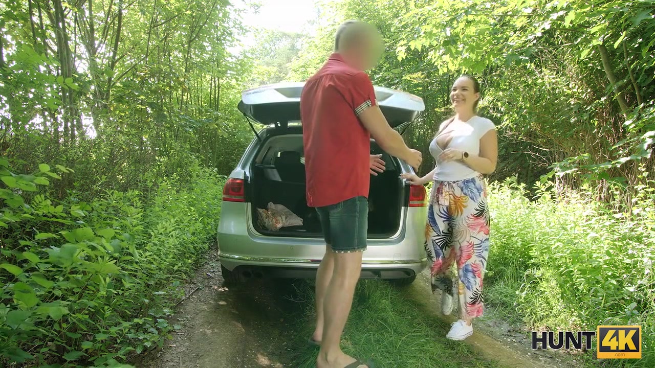 HUNT4K. Outdoor sex for cash makes happy hunter, girl, and her man