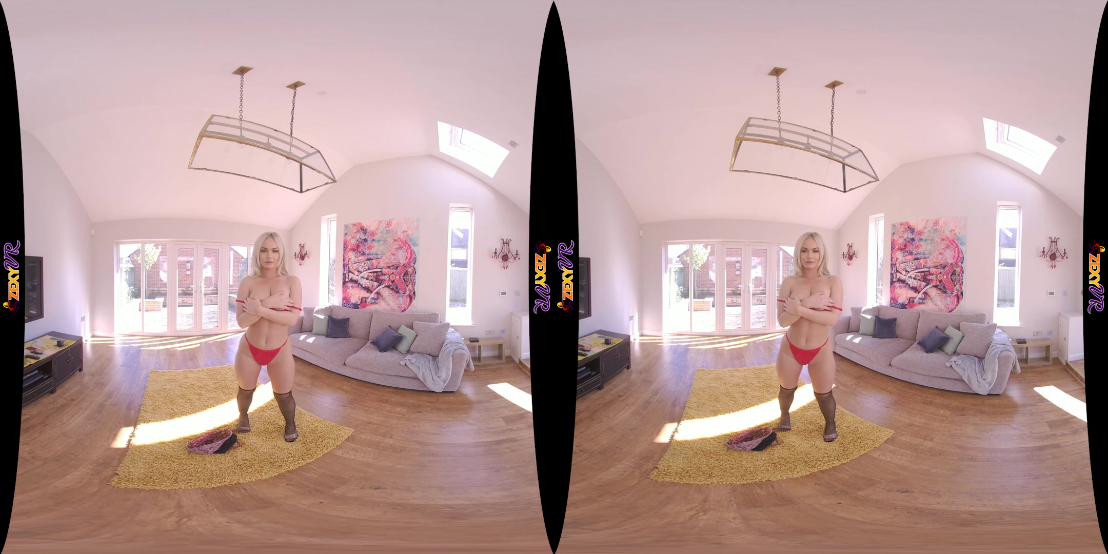 Too Hot featuring Louise - ZexyVR