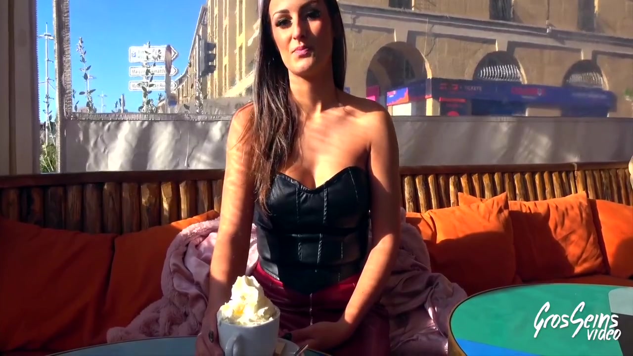 Lylou Adore Quand On Lui Defonce Sa Petite Chatte 15 Min