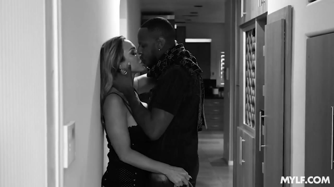 Horny Step mom Hardcore Movie - MYLF