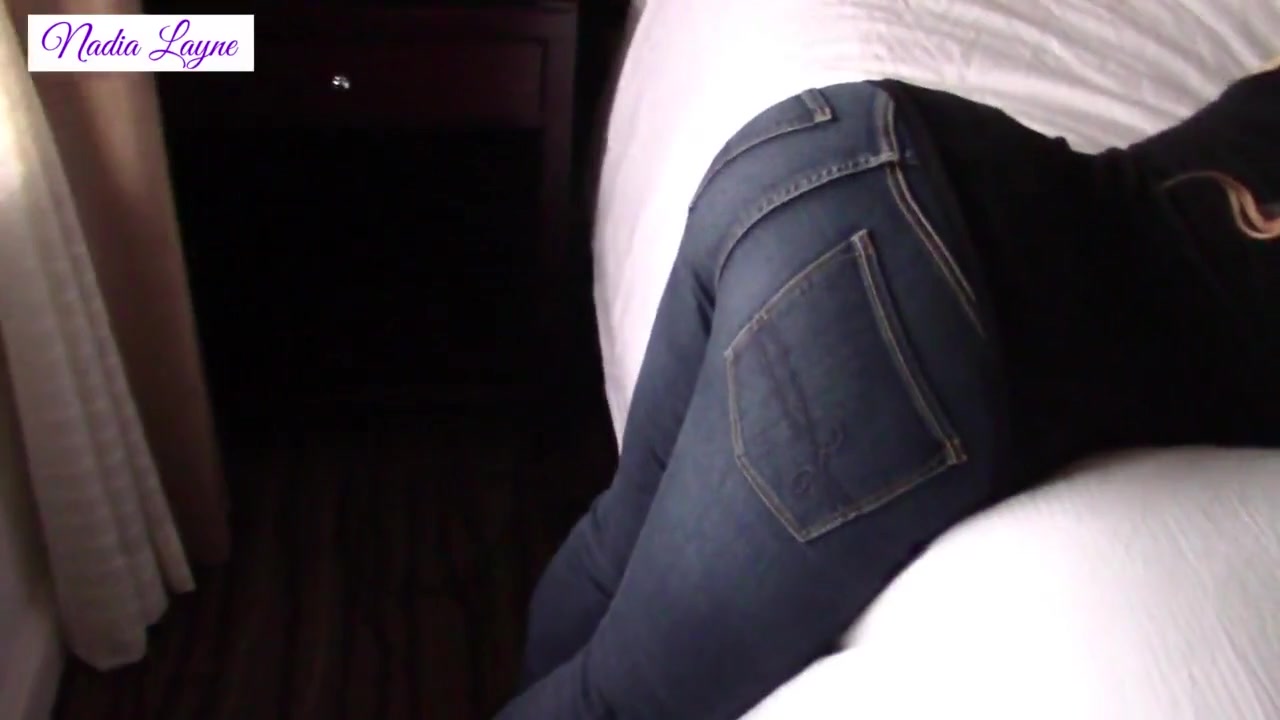 Milf's Big Booty In Jeans Gets Rubbed