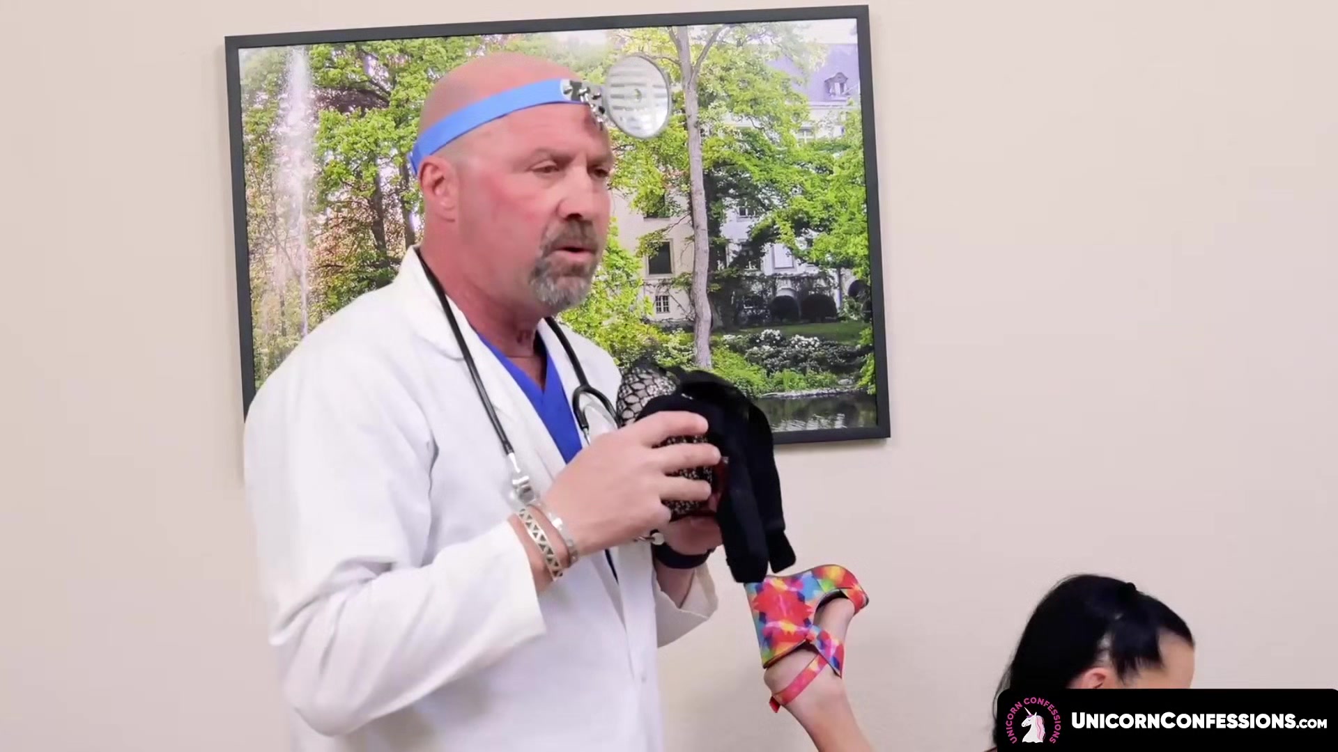 Brunette MILF Sofie Marie And Texas Patti Banged By Horny Doctor
