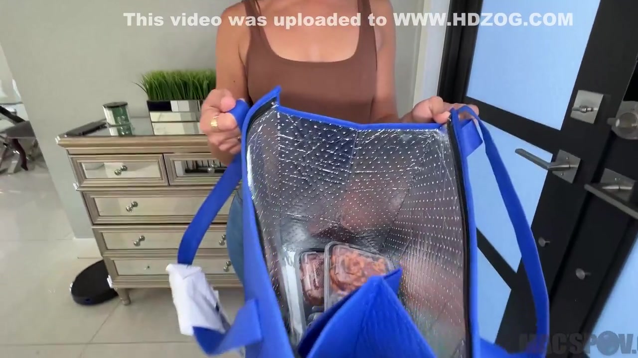 Beauty Gets Fucked And Folded By Her Favorite Big Dick - J Mac, Kelsi Monroe And Big Dicks