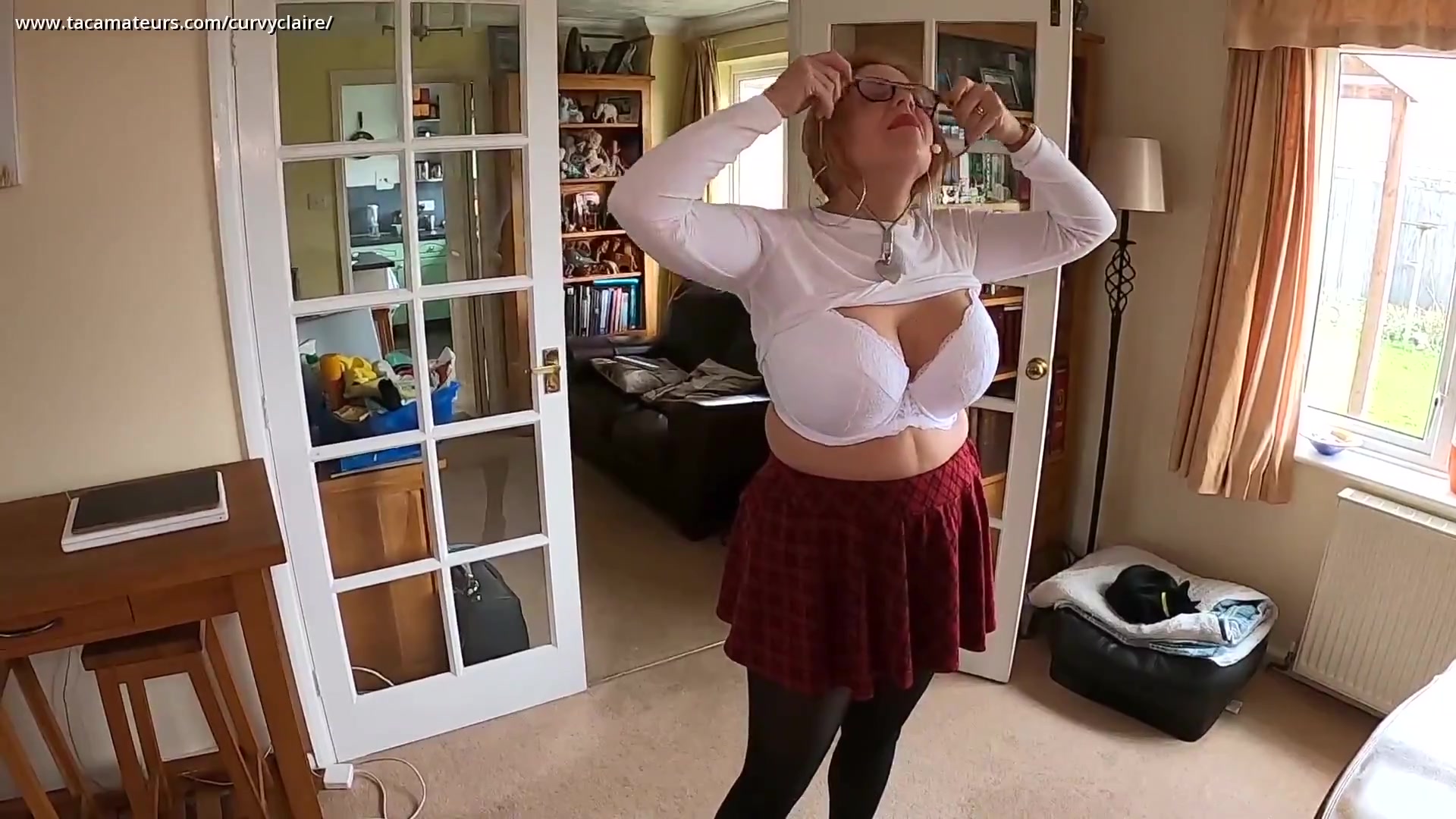 Shopping Horn Pt1 - CurvyClaire