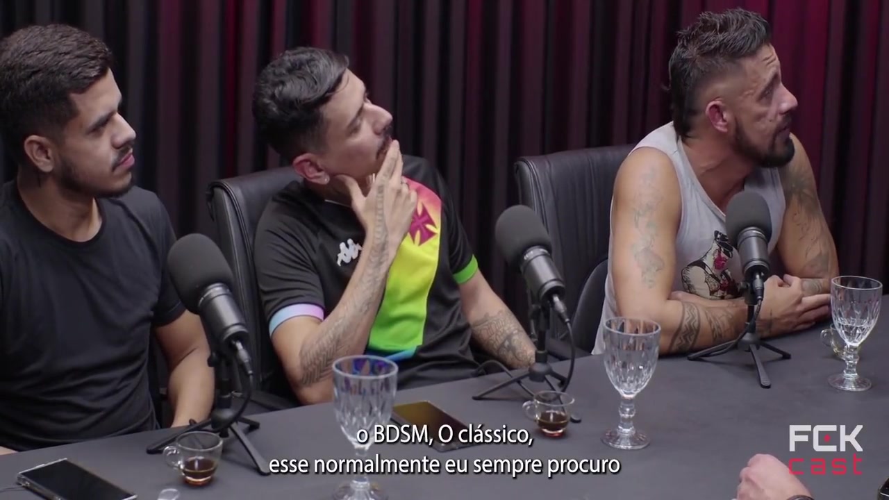 Machoflix Com In Foda A Tres Ao Vivo No Podcast - O Dotado, O Leiteiro E O Leitado No Fckcast #6 84 Min