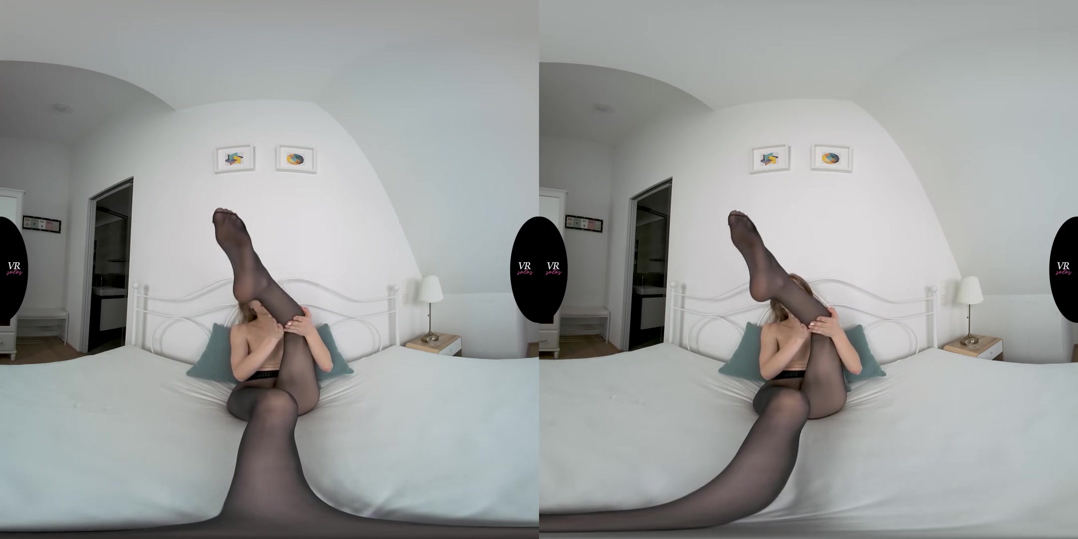Not So Innocent Bonnie - Sexy Amateur in Pantyhose Solo VR