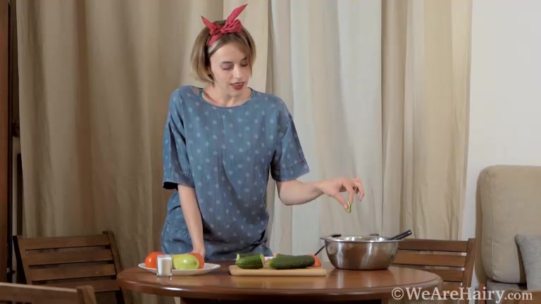 Anolia enjoys herself with her sexy cucumber - WeAreHairy