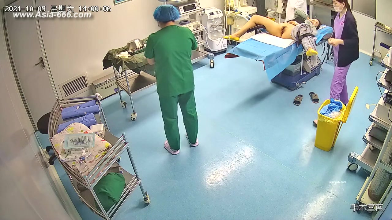 Peeping Hospital patient.13